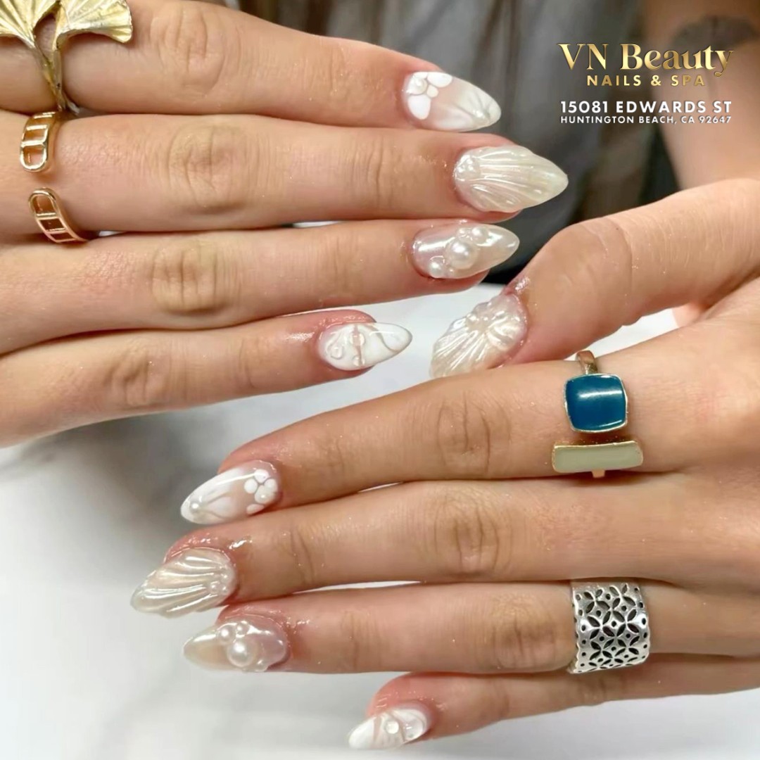 Trending July Nail Ideas